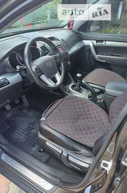 Внедорожник / Кроссовер Kia Sorento 2010 в Подольске