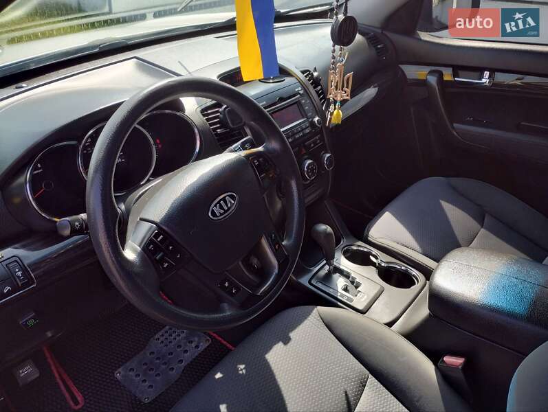 Внедорожник / Кроссовер Kia Sorento 2011 в Киеве