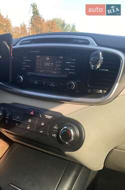 Позашляховик / Кросовер Kia Sorento 2015 в Кривому Розі