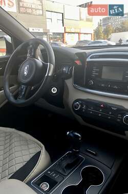 Позашляховик / Кросовер Kia Sorento 2015 в Кривому Розі