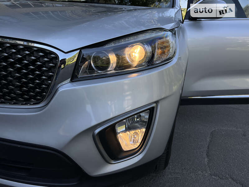 Позашляховик / Кросовер Kia Sorento 2016 в Києві