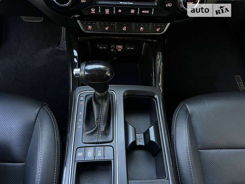 Позашляховик / Кросовер Kia Sorento 2016 в Києві