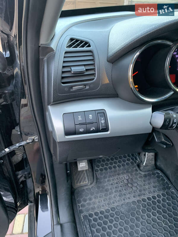 Внедорожник / Кроссовер Kia Sorento 2012 в Харькове