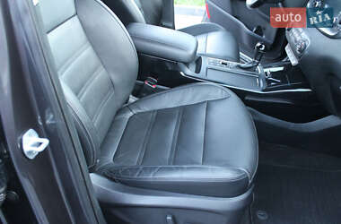 Позашляховик / Кросовер Kia Sorento 2015 в 