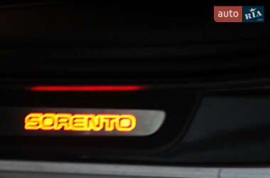 Позашляховик / Кросовер Kia Sorento 2015 в 