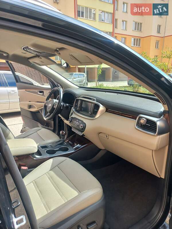 Позашляховик / Кросовер Kia Sorento 2016 в Івано-Франківську