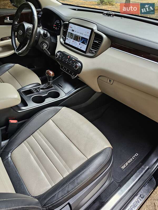 Позашляховик / Кросовер Kia Sorento 2015 в Харкові фото 39 Позашляховик / Кросовер Kia Sorento 2015 в Харкові