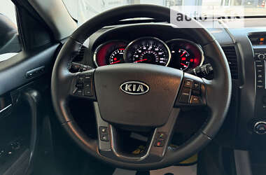 Внедорожник / Кроссовер Kia Sorento 2012 в 