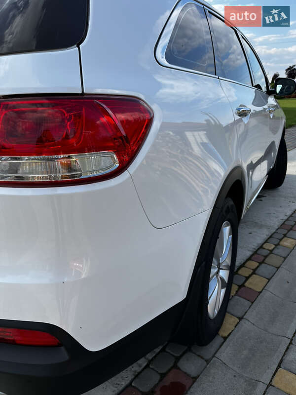 Позашляховик / Кросовер Kia Sorento 2016 в Вараші