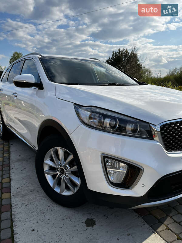 Позашляховик / Кросовер Kia Sorento 2016 в Вараші