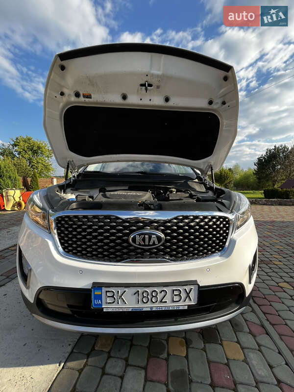 Позашляховик / Кросовер Kia Sorento 2016 в Вараші