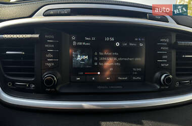 Внедорожник / Кроссовер Kia Sorento 2017 в 