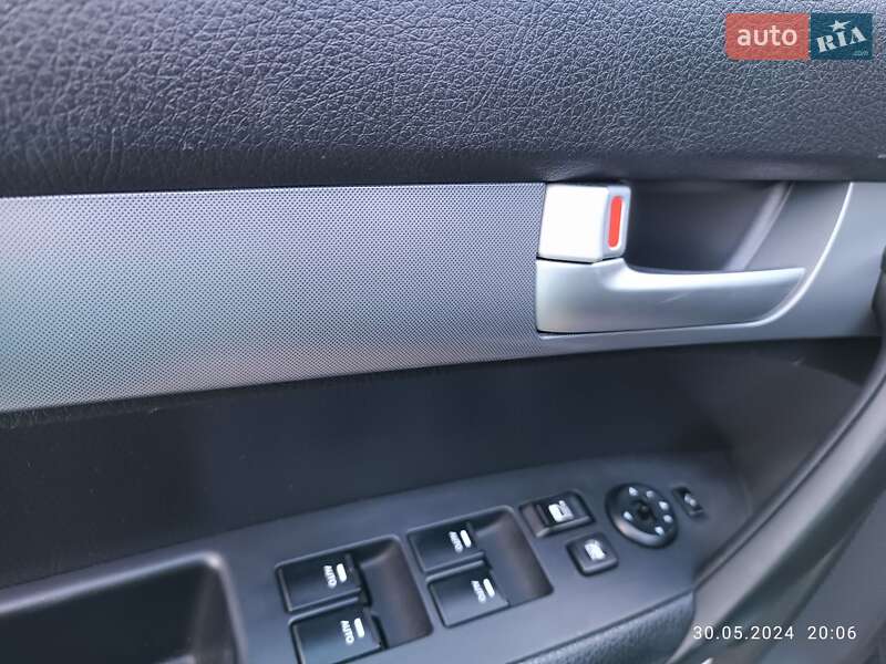 Позашляховик / Кросовер Kia Sorento 2014 в Полонному
