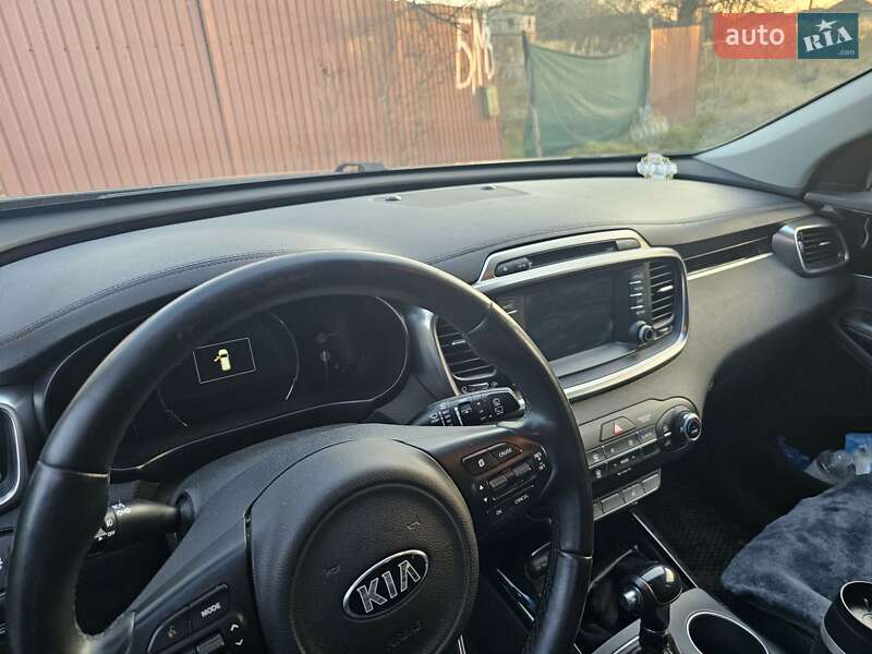 Внедорожник / Кроссовер Kia Sorento 2017 в Изюме