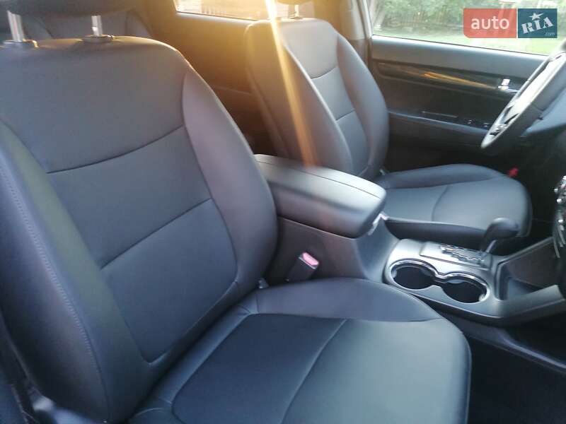 Внедорожник / Кроссовер Kia Sorento 2011 в Сторожинце