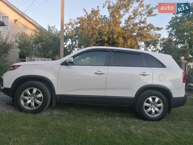 Внедорожник / Кроссовер Kia Sorento 2011 в Сторожинце