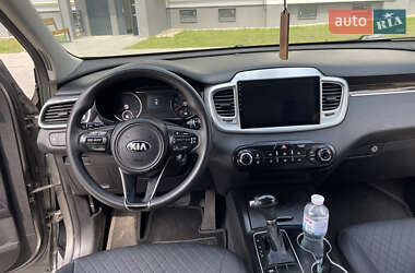 Внедорожник / Кроссовер Kia Sorento 2016 в 