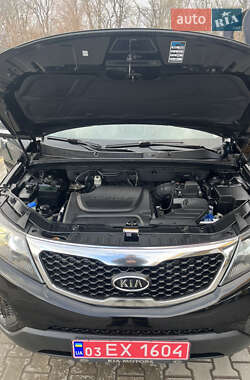 Внедорожник / Кроссовер Kia Sorento 2011 в Черновцах