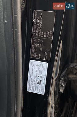 Внедорожник / Кроссовер Kia Sorento 2011 в 