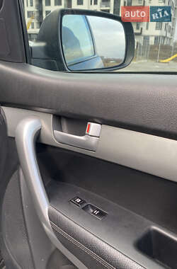 Внедорожник / Кроссовер Kia Sorento 2011 в 