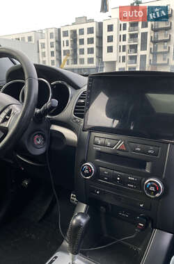 Внедорожник / Кроссовер Kia Sorento 2011 в 