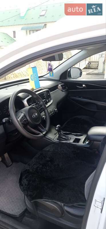 Позашляховик / Кросовер Kia Sorento 2016 в Гусятині
