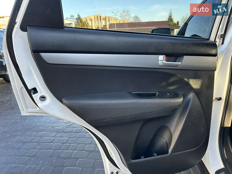 Внедорожник / Кроссовер Kia Sorento 2013 в Киеве