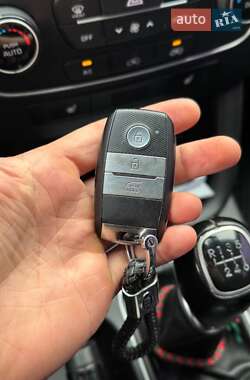 Внедорожник / Кроссовер Kia Sorento 2013 в 