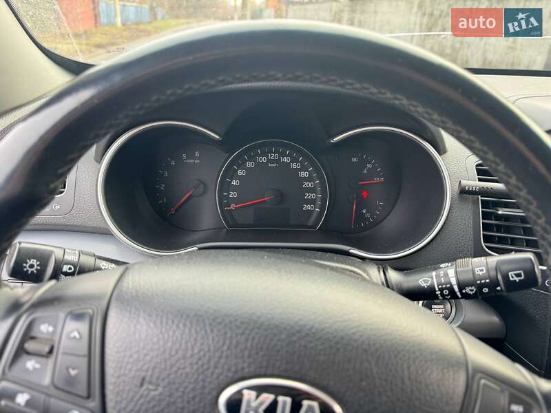 Внедорожник / Кроссовер Kia Sorento 2013 в Ромнах