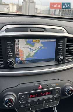 Позашляховик / Кросовер Kia Sorento 2017 в 