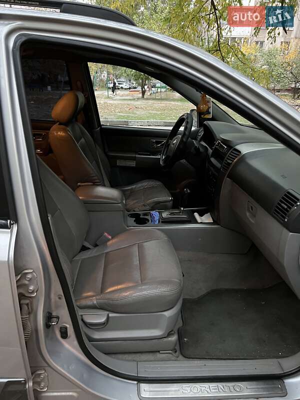 Внедорожник / Кроссовер Kia Sorento 2005 в Запорожье