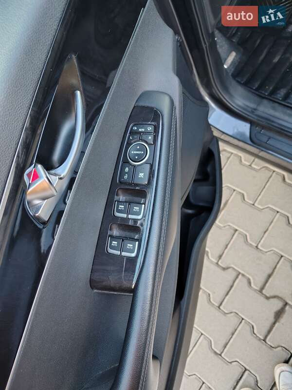 Позашляховик / Кросовер Kia Sorento 2017 в Тернополі фото 14 Позашляховик / Кросовер Kia Sorento 2017 в Тернополі