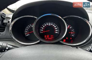 Внедорожник / Кроссовер Kia Sorento 2010 в 