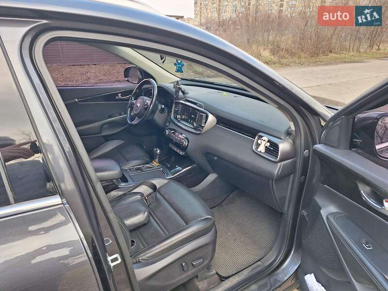 Позашляховик / Кросовер Kia Sorento 2015 в Кривому Розі