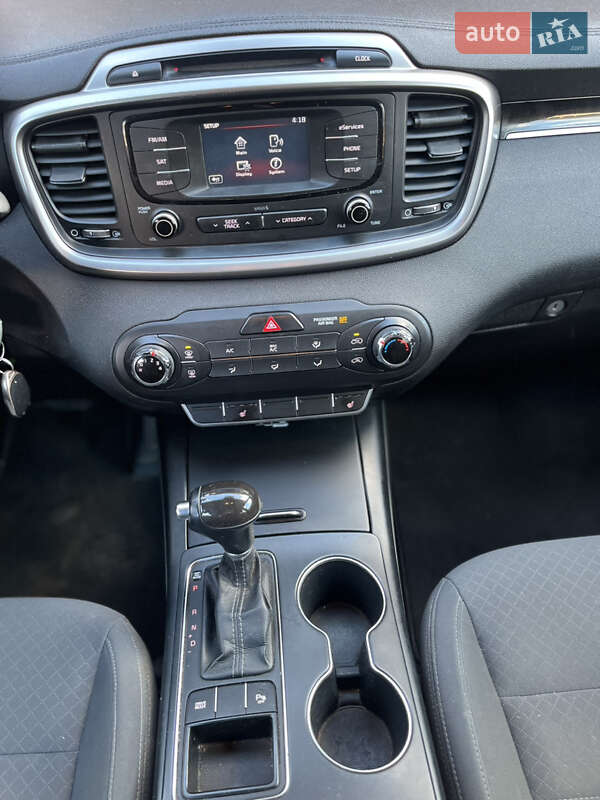 Внедорожник / Кроссовер Kia Sorento 2015 в Львове фото 11 Внедорожник / Кроссовер Kia Sorento 2015 в Львове