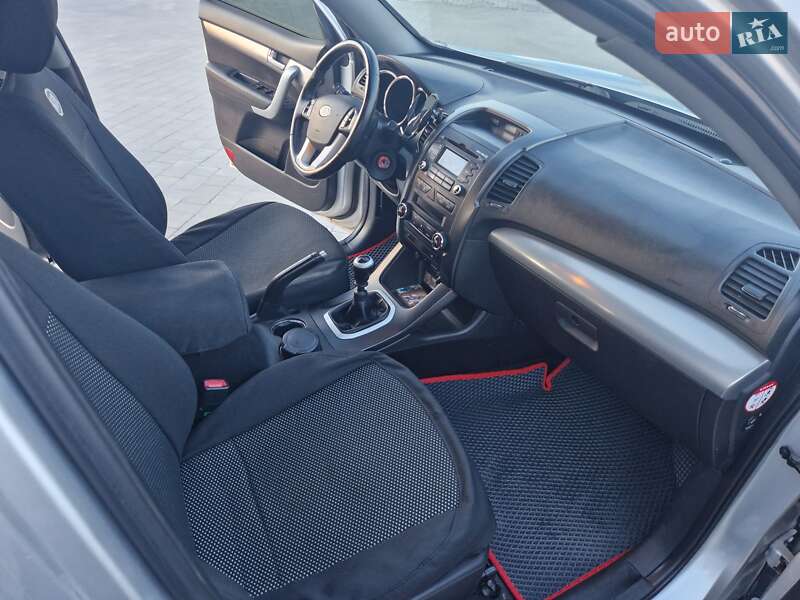 Внедорожник / Кроссовер Kia Sorento 2010 в Каменец-Подольском фото 9 Внедорожник / Кроссовер Kia Sorento 2010 в Каменец-Подольском