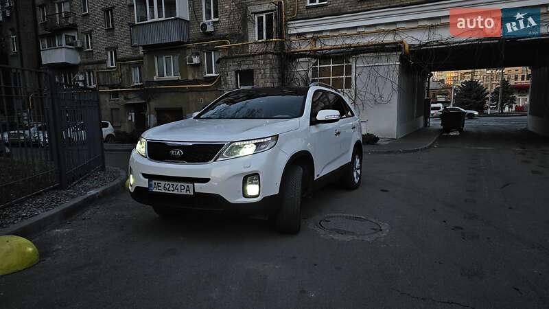 Внедорожник / Кроссовер Kia Sorento 2012 в 