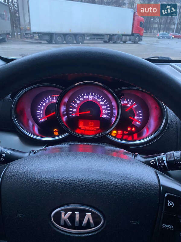 Внедорожник / Кроссовер Kia Sorento 2012 в Киеве