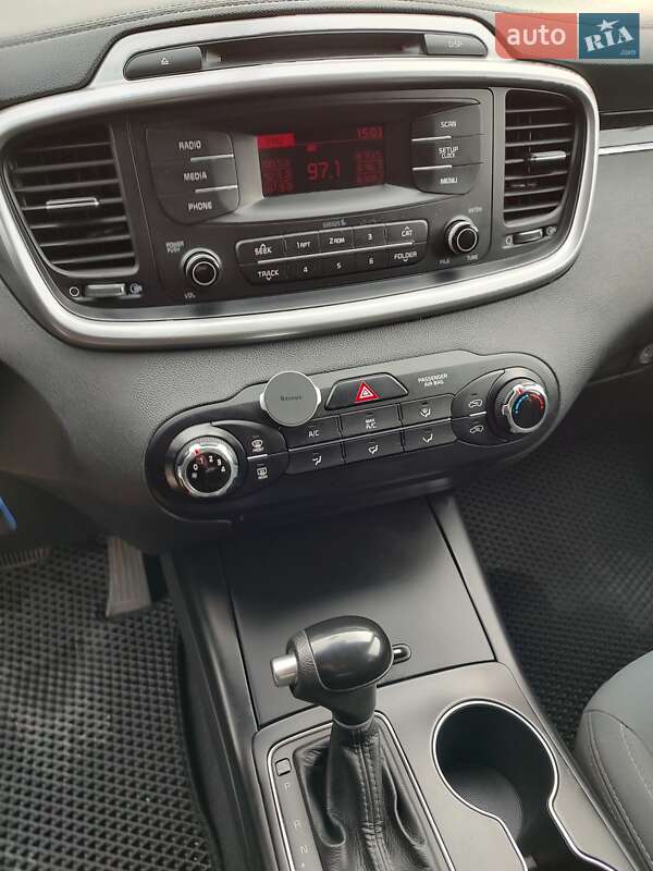 Внедорожник / Кроссовер Kia Sorento 2016 в Емильчине фото 11 Внедорожник / Кроссовер Kia Sorento 2016 в Емильчине