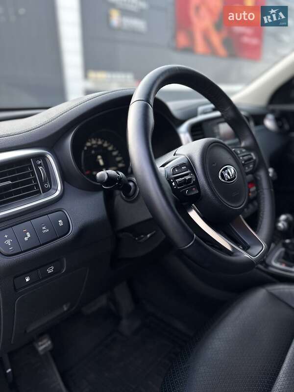 Позашляховик / Кросовер Kia Sorento 2015 в Києві