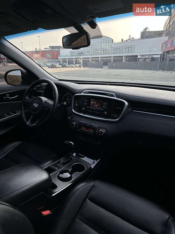 Позашляховик / Кросовер Kia Sorento 2015 в Києві
