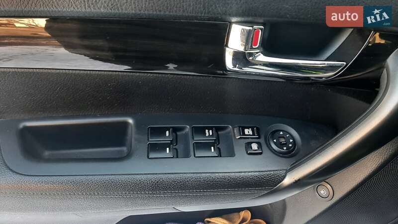 Внедорожник / Кроссовер Kia Sorento 2010 в Харькове