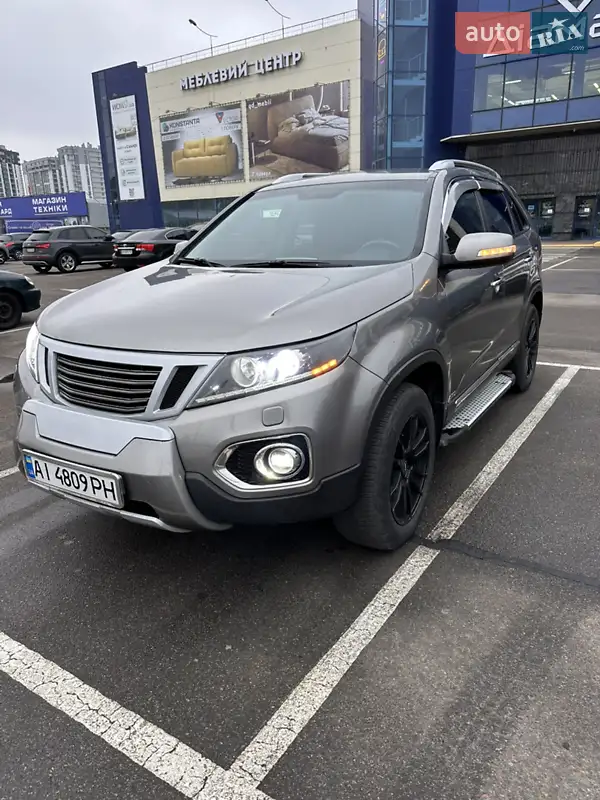 Позашляховик / Кросовер Kia Sorento 2012 в 