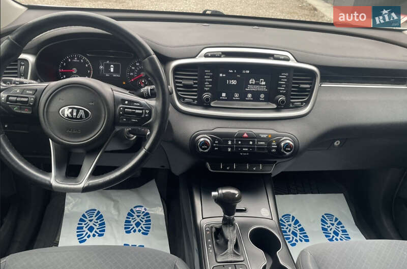 Позашляховик / Кросовер Kia Sorento 2017 в Івано-Франківську