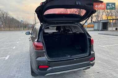 Позашляховик / Кросовер Kia Sorento 2019 в 