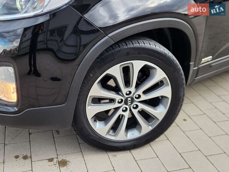 Позашляховик / Кросовер Kia Sorento 2015 в Івано-Франківську