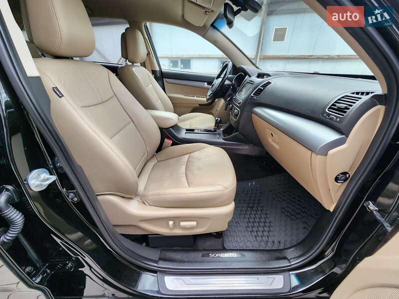 Позашляховик / Кросовер Kia Sorento 2015 в Івано-Франківську