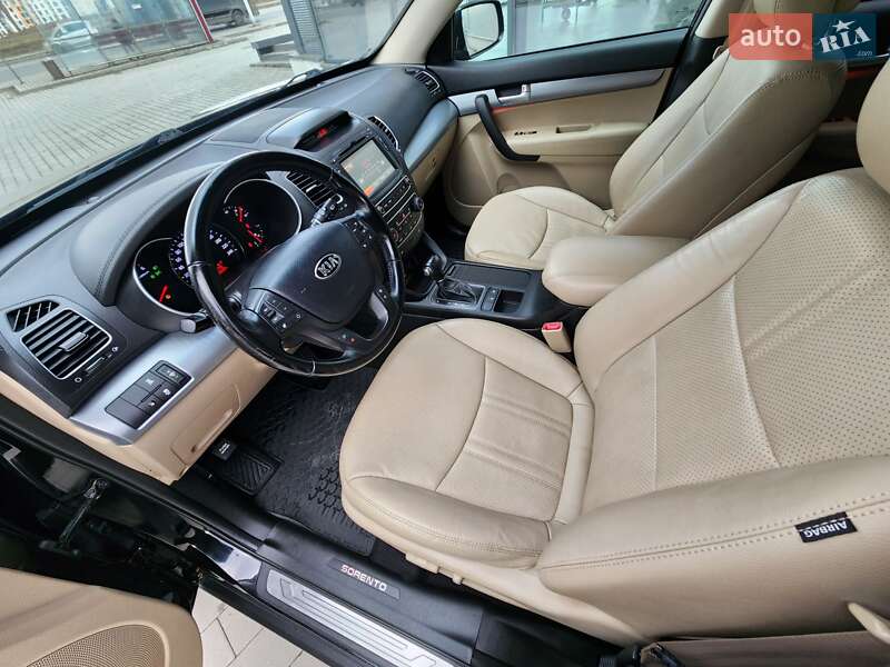 Позашляховик / Кросовер Kia Sorento 2015 в Івано-Франківську