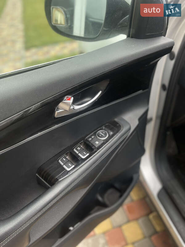 Внедорожник / Кроссовер Kia Sorento 2019 в Павлограде фото 17 Внедорожник / Кроссовер Kia Sorento 2019 в Павлограде