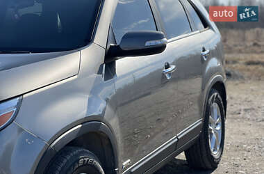 Внедорожник / Кроссовер Kia Sorento 2013 в 